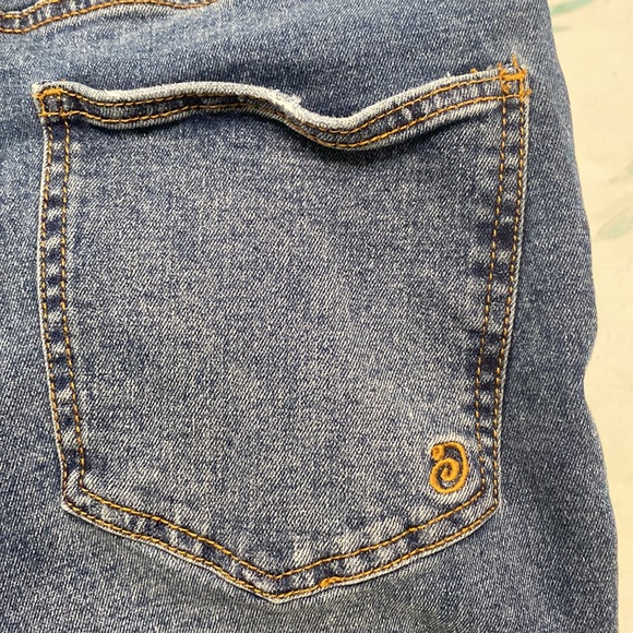 Dark wash distressed Capri jeans inventory # 14 - Picture 3 of 4